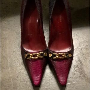 St John Pumps Heels Designer Red with Gold Metal Chain Link Luxury